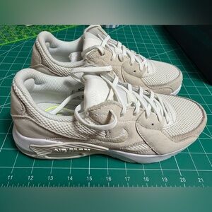 Nike Womens Air Max Excee